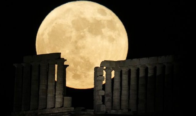 supermoon-sounio