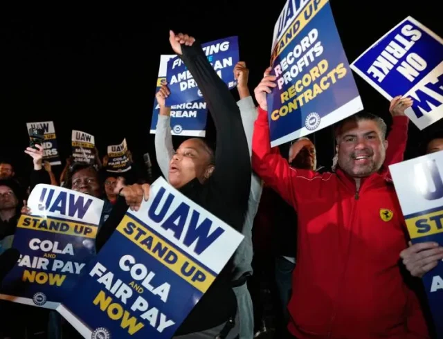 auto-workers-strike-us-1020.jpg