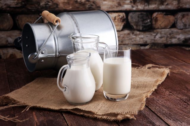 A,Jug,Of,Milk,And,Glass,Of,Milk,On,A