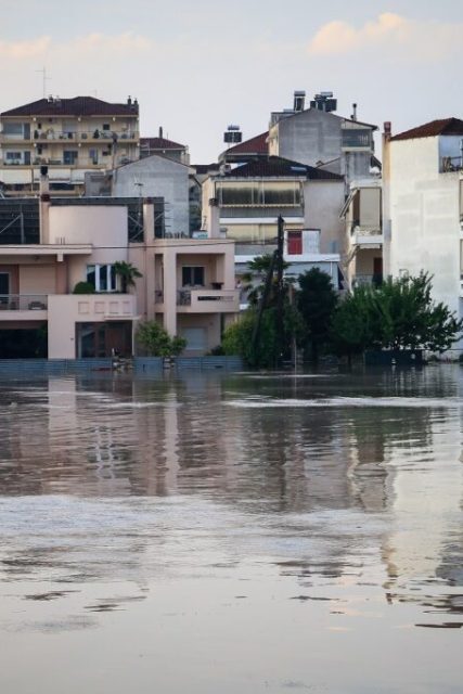 ΠΛΗΜΜΥΡΕΣ ΣΤΗ ΠΕΡΙΟΧΗ ΤΗΣ ΛΑΡΙΣΑΣ ΑΠΟ ΤΟ ΚΥΜΑ ΚΑΚΟΚΑΙΡΙΑΣ DANIEL – ΥΠΕΡΧΕΙΛΙΣΗ ΤΟΥ ΠΗΝΕΙΟΥ  (ΛΕΩΝΙΔΑΣ ΤΖΕΚΑΣ / EUROKINISSI)