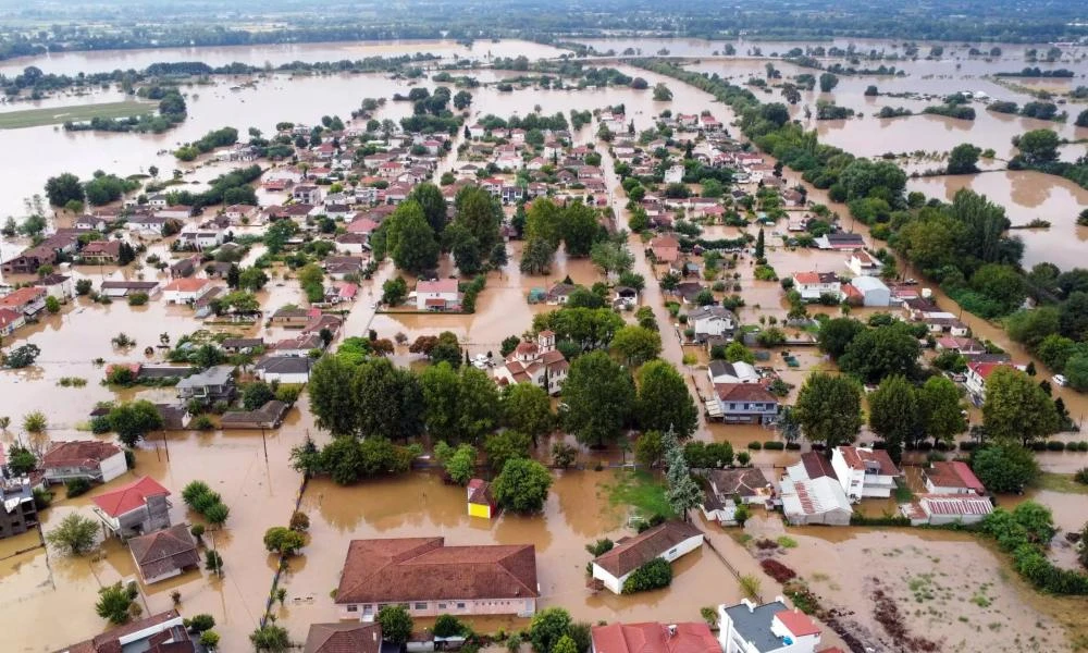 quotbivliki-katastrofiquot-stin-karditsa-olonykhtia-makhi-pirosve