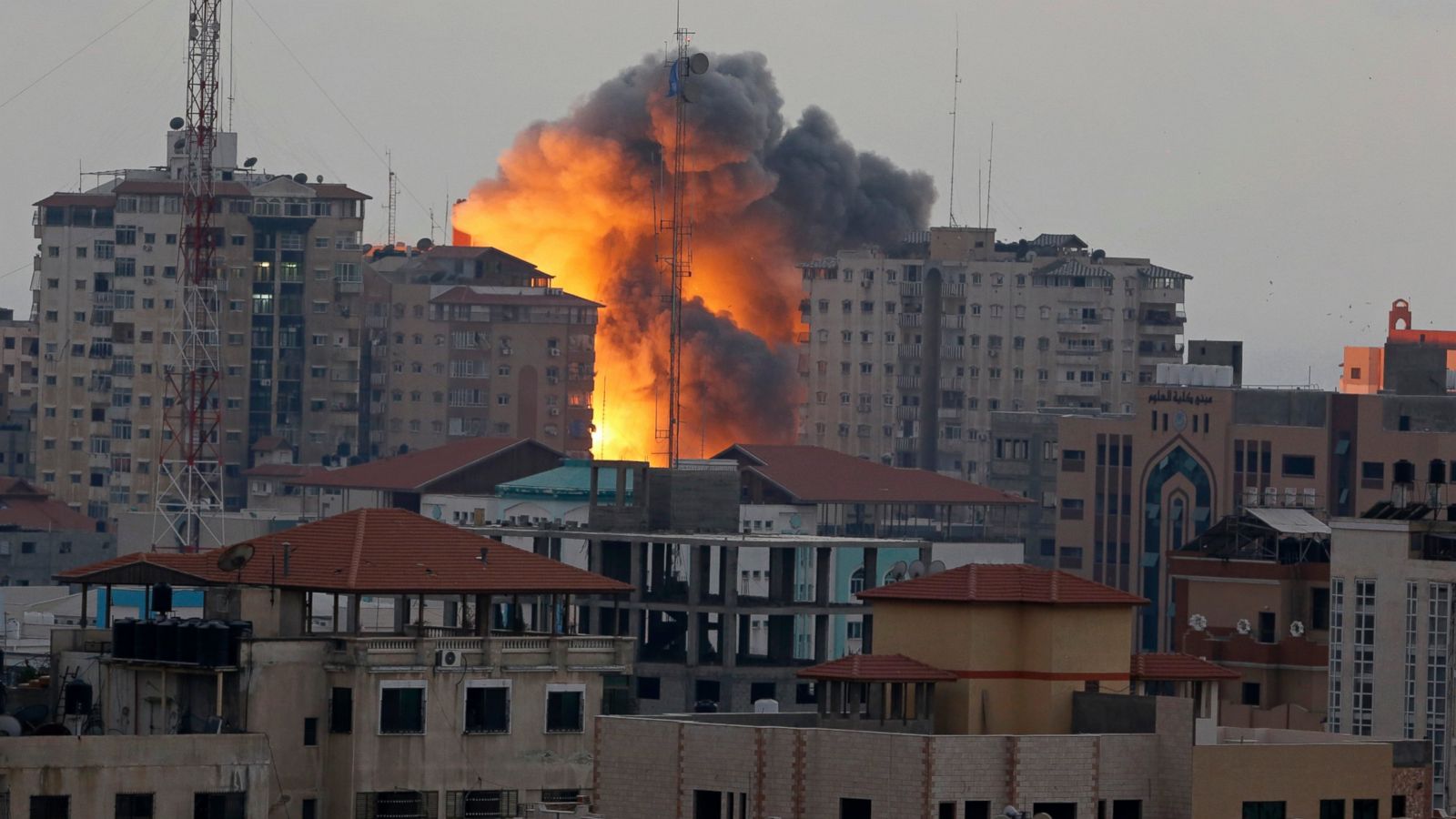 AP_gaza_explosion