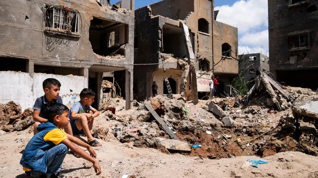 gaza_ruins_children