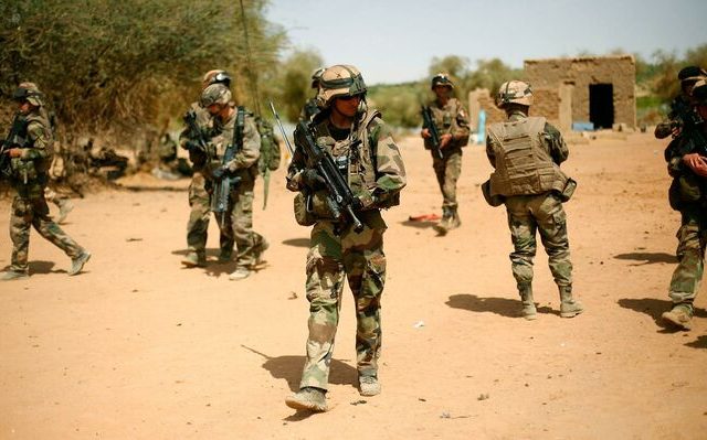 mali-galloi-stratiotes