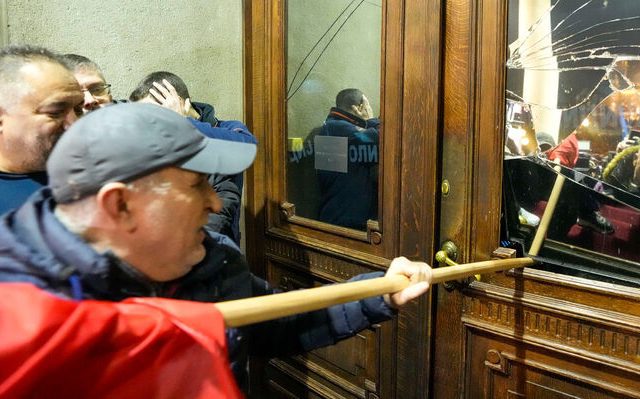 serbia_election_protest-09