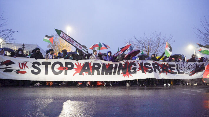 uk_arms_factory_blockade