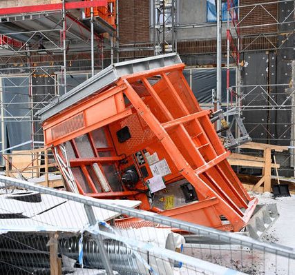 weden_construction_accident-02