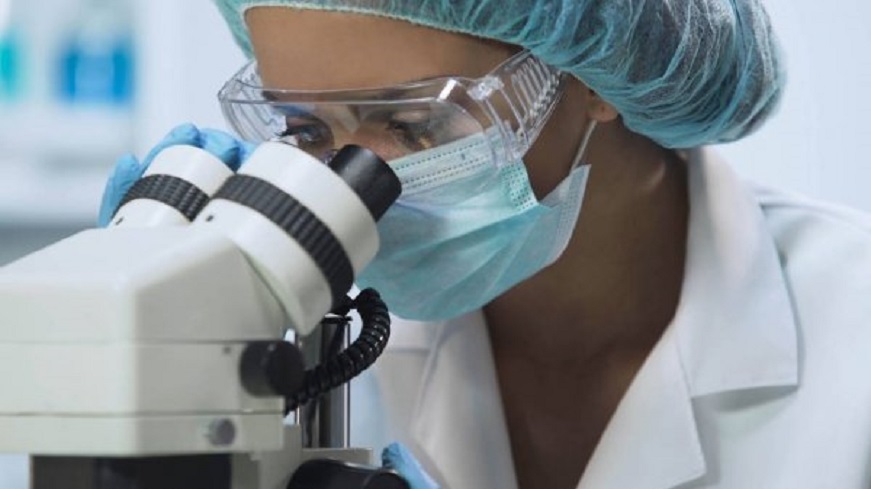 depositphotos_using-microscope