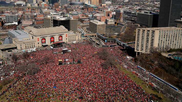 Super Bowl Chiefs Parade Football