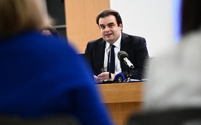 pierakakis_yp_paideias-01