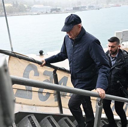 ΕΠΙΣΚΕΨΗ ΤΟΥ ΥΠΟΥΡΓΟΥ ΕΘΝΙΚΗΣ ΑΜΥΝΑΣ ΝΙΚΟΥ ΔΕΝΔΙΑ ΣΤΗΝ ΦΡΕΓΑΤΑ ΥΔΡΑ