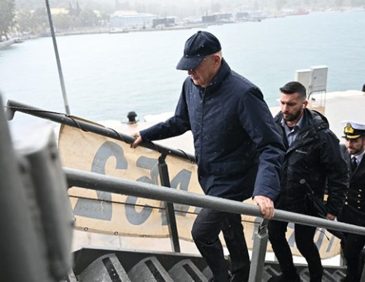 ΕΠΙΣΚΕΨΗ ΤΟΥ ΥΠΟΥΡΓΟΥ ΕΘΝΙΚΗΣ ΑΜΥΝΑΣ ΝΙΚΟΥ ΔΕΝΔΙΑ ΣΤΗΝ ΦΡΕΓΑΤΑ ΥΔΡΑ