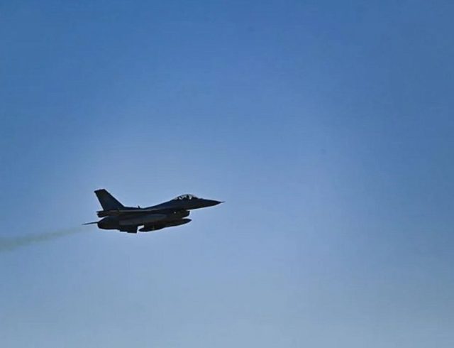 fighter-jet-airforce-intime_252863_440380_type13262