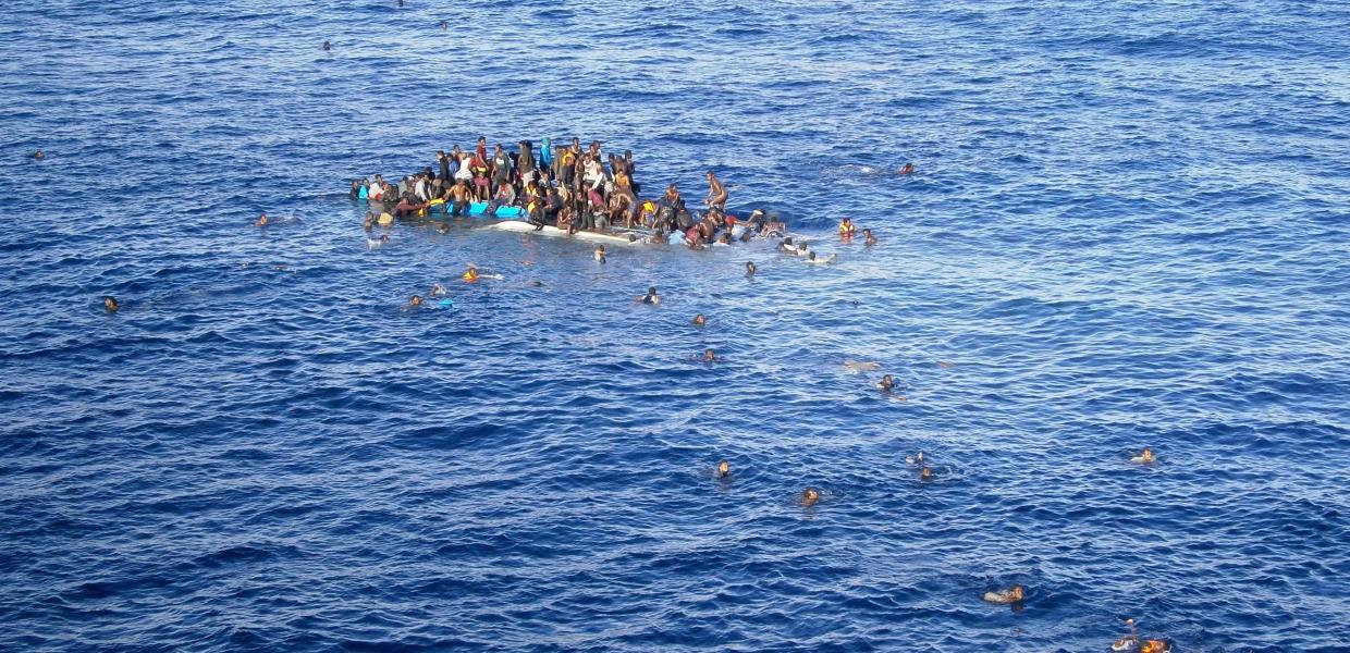 navagio_refugees