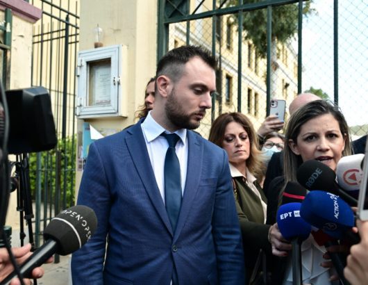 [369134] ΑΠΟΛΟΓΙΑ ΣΤΟΝ ΑΝΑΚΡΙΤΗ ΤΟΥ ΒΟΥΛΕΥΤΗ ΚΩΝΣΤΑΝΤΙΝΟΥ ΦΛΩΡΟΥ ΓΙΑ ΤΟ ΕΠΕΙΣΟΔΙΟ ΜΕ ΤΟΝ ΒΟΥΛΕΥΤΗ ΒΑΣΙΛΗ ΓΡΑΜΜΕΝΟ  (ΤΑΤΙΑΝΑ ΜΠΟΛΑΡΗ/EUROKINISSI)