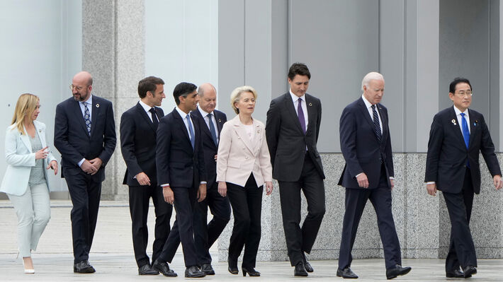 g7