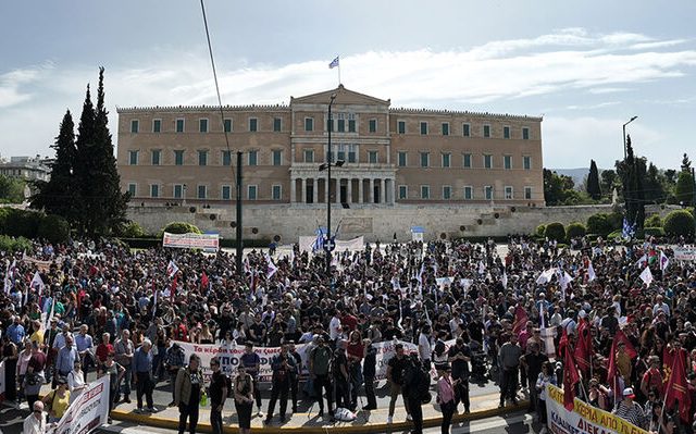 sygkentrosi-syntagma-10