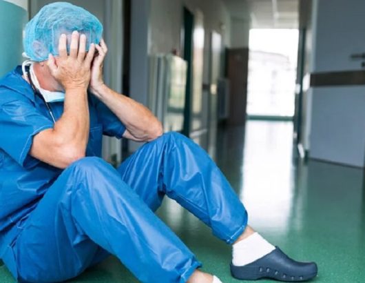tired-doctor-768×512