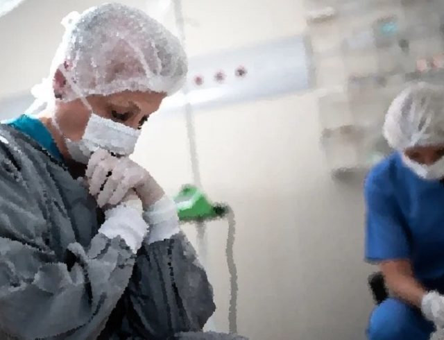 Doctors_Covid_Tired