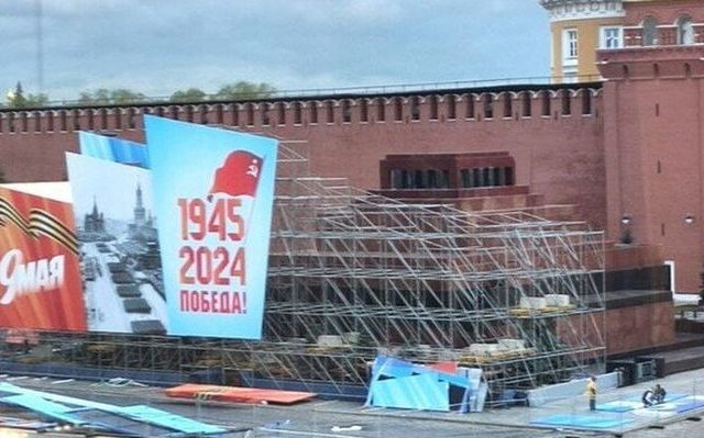 moscow_lenin_mausoleum_9_may