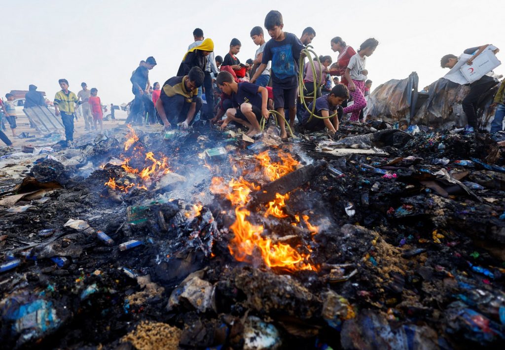 rafa_fire_children