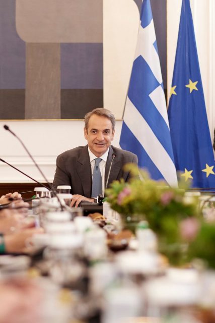 ypoyrgiko_mitsotakis