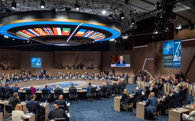 nato_summit_02