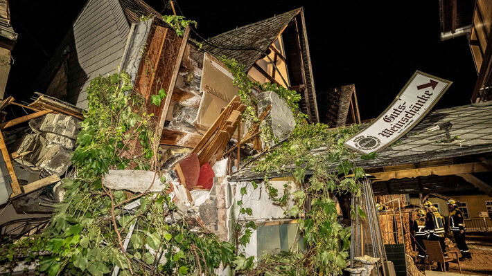 germany_hotel_collapse_2