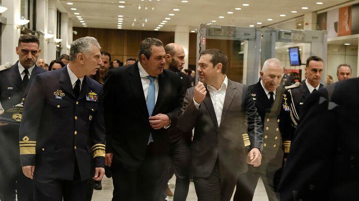 tsipras-ekdhlwsh-polemikhs-aeroporias-2 (1)