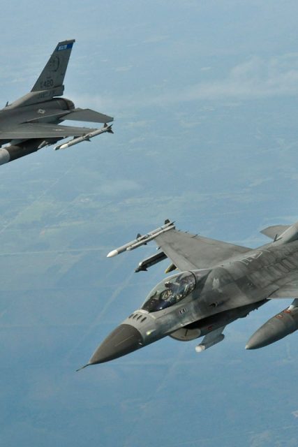 f-16-fighting-falcon_011