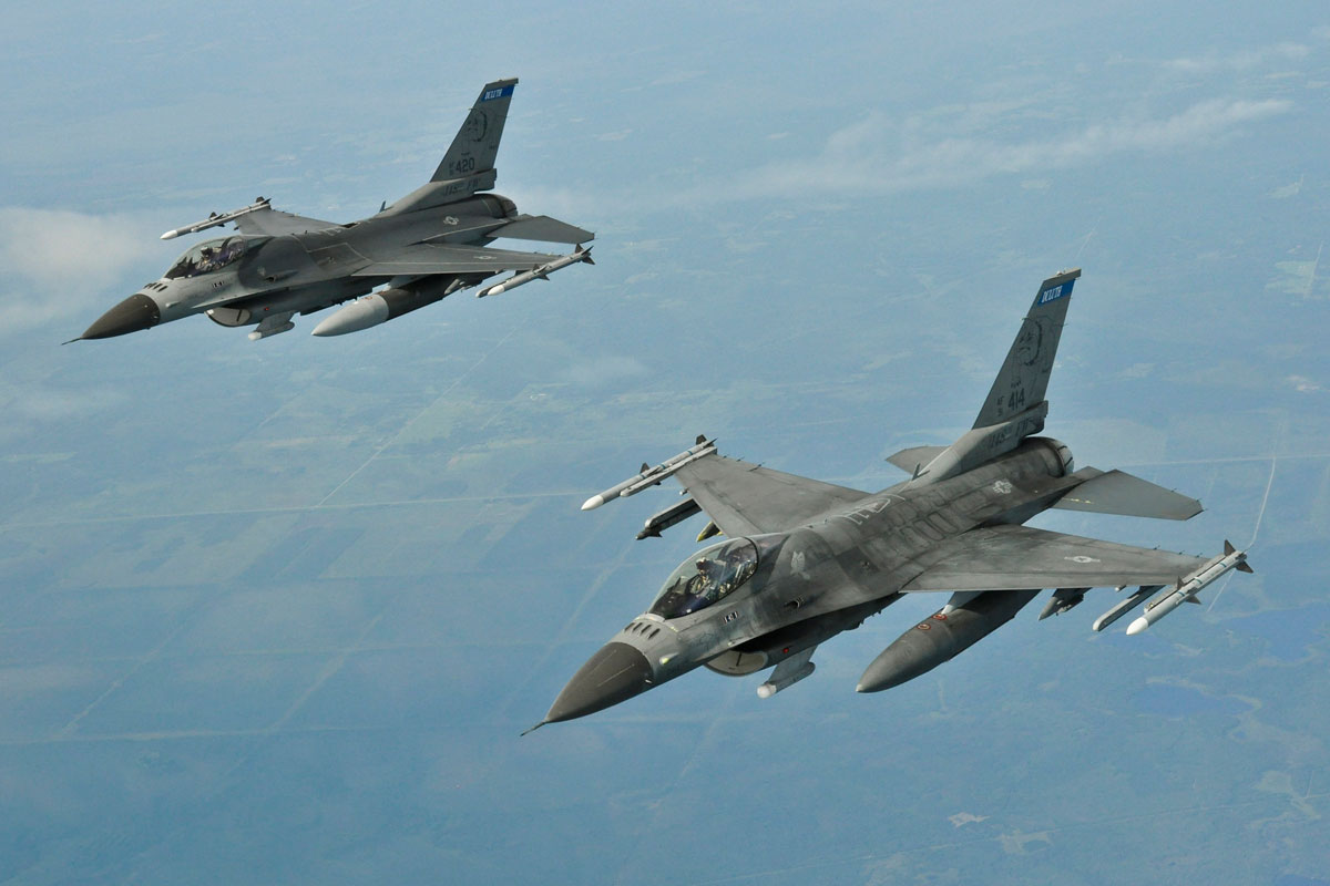 f-16-fighting-falcon_011