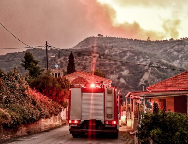 ΠΥΡΚΑΓΙΑ ΣΤΗΝ ΠΕΡΙΟΧΗ ΤΟΥ ΞΥΛΟΚΑΣΤΡΟΥ ΚΟΡΙΝΘΙΑΣ. 2η ΗΜΕΡΑ  (ΒΑΣΙΛΗΣ ΨΩΜΑΣ / EUROKINISSI)