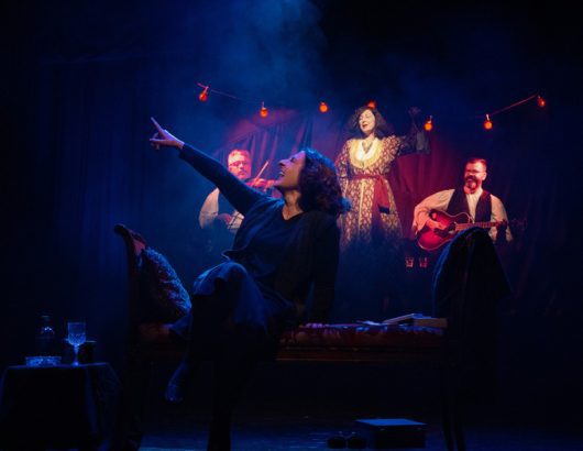 roza-eskenazu-i-vasilissa-tou-rebetikou-sto-theatro-alkmini