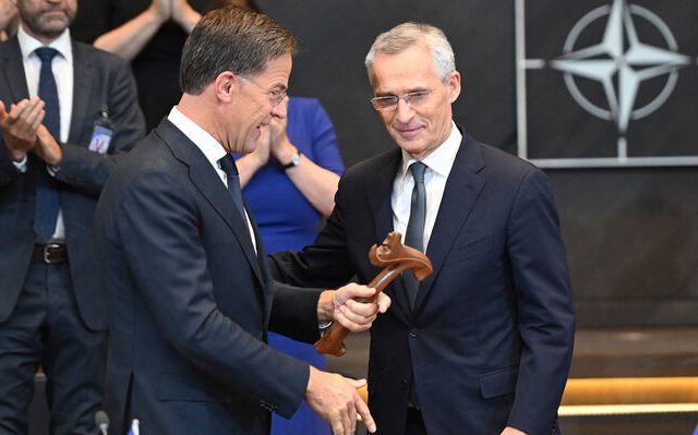 rutte_stoltenberg_3