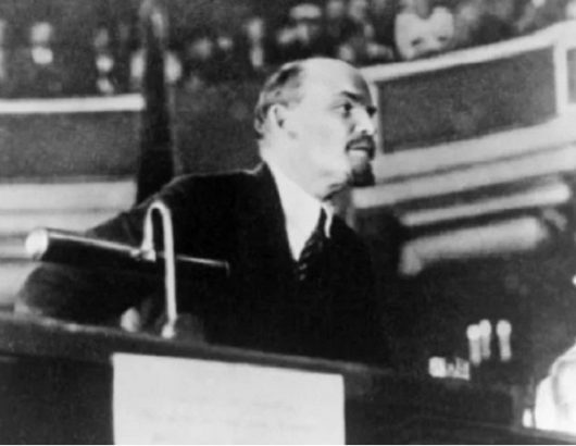 LENIN-STO-VHMA 715Χ460