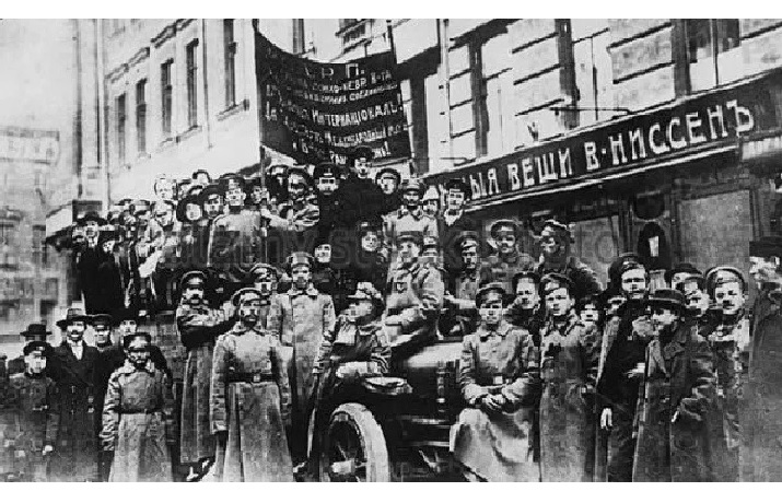ΜΠΟΛΣΕΒΙΚΟΙ 715χ460