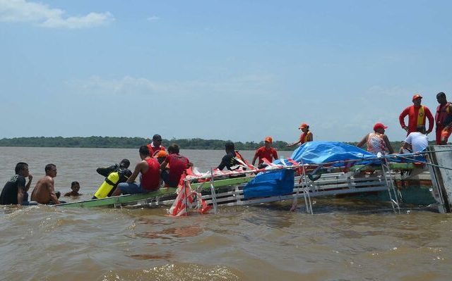 brazil-capsized-ship