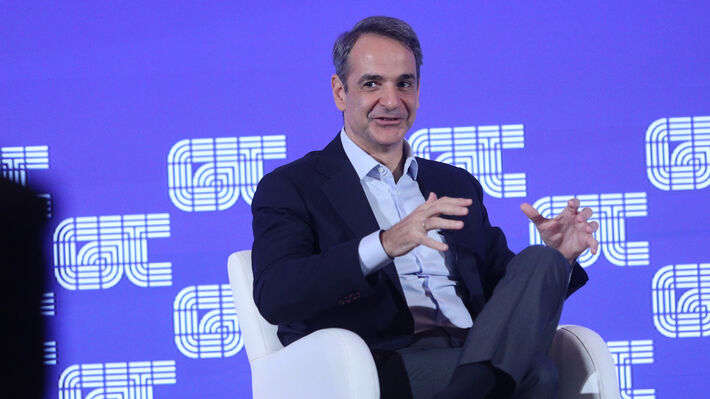 mitsotakis-monocle