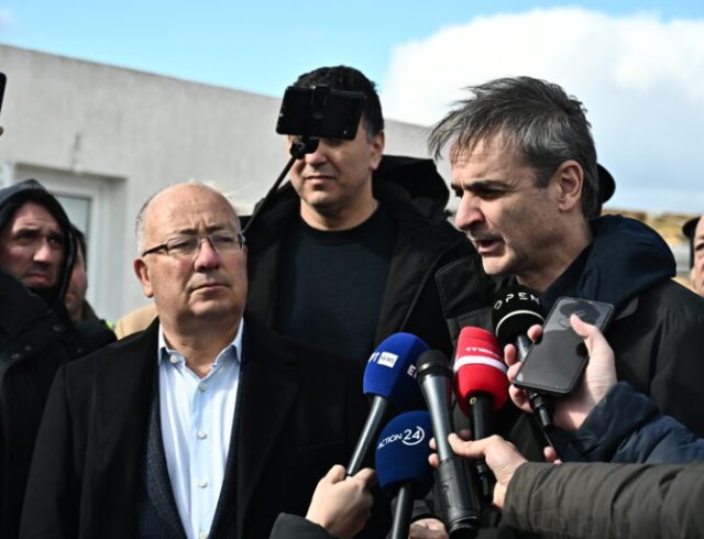 [375590] ΕΠΙΣΚΕΨΗ ΤΟΥ ΠΡΩΘΥΠΟΥΡΓΟΥ ΚΥΡΙΑΚΟΥ  ΜΗΤΣΟΤΑΚΗ ΣΤΗΝ ΣΑΝΤΟΡΙΝΗ (ΚΩΣΤΑΣ ΤΖΟΥΜΑΣ/EUROKINISSI)