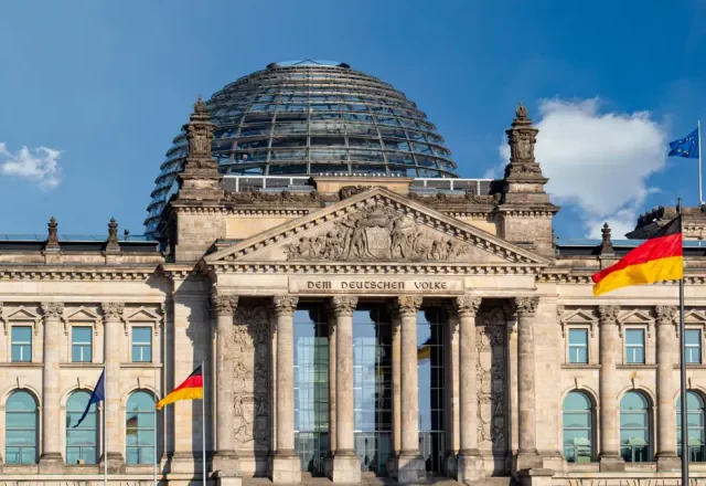 bundestag_shutterstock.jpg