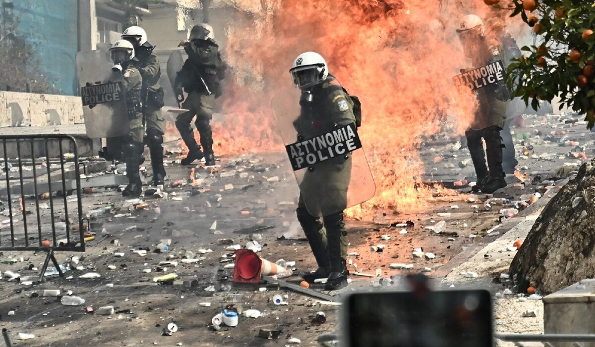 [376101] ΕΠΕΙΣΟΔΙΑ ΜΕΤΑ ΤΟ ΤΕΛΟΣ ΤΗΣ ΑΠΕΡΓΙΑΚΗΣ ΣΥΓΚΕΝΤΡΩΣΗΣ ΣΤΗΝ ΑΘΗΝΑ ΓΙΑ ΤΗΝ ΣΥΜΠΛΗΡΩΣΗ ΔΥΟ ΧΡΟΝΩΝ ΑΠΟ ΤΟ ΣΙΔΗΡΟΔΡΟΜΙΚΟ ΔΥΣΤΥΧΗΜΑ ΤΩΝ ΤΕΜΠΩΝ (ΚΩΣΤΑΣ ΤΖΟΥΜΑΣ/EUROKINISSI)