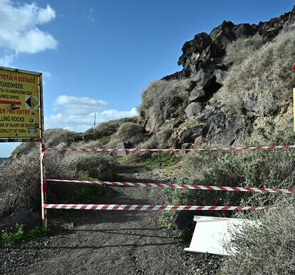 katolisthisi-santorini-3 (1)