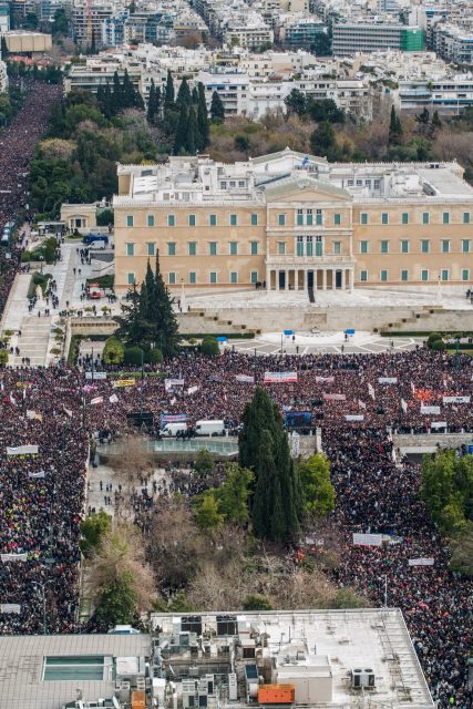 [376095] ΠΑΝΟΡΑΜΙΚΕΣ ΦΩΤΟΓΡΑΦΙΕΣ ΑΠΟ ΤΗΝ ΑΠΕΡΓΙΑΚΗ ΣΥΓΚΕΝΤΡΩΣΗ ΣΤΗΝ ΑΘΗΝΑ ΓΙΑ ΤΗΝ ΣΥΜΠΛΗΡΩΣΗ ΔΥΟ ΧΡΟΝΩΝ ΑΠΟ ΤΟ ΣΙΔΗΡΟΔΡΟΜΙΚΟ ΔΥΣΤΥΧΗΜΑ ΤΩΝ ΤΕΜΠΩΝ / / ΛΗΨΗ ΣΤΙΣ 12.15 Π.Μ. (EUROKINISSI)