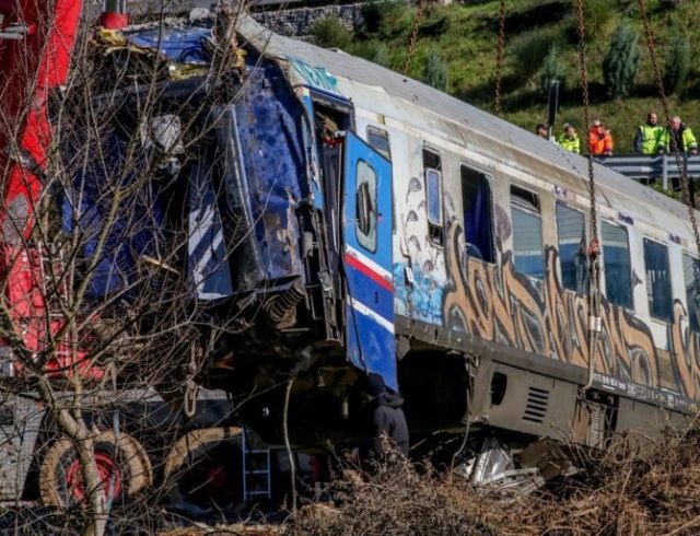 ΣΥΝΕΧΕΙΑ ΤΩΝ ΕΡΓΑΣΙΩΝ ΑΠΟ ΤΑ ΣΥΝΕΡΓΕΙΑ ΕΡΕΥΝΑΣ ΚΑΙ ΔΙΑΣΩΣΗΣ ΣΤΟΝ ΤΟΠΟ ΤΗΣ ΠΟΛΥΝΕΚΡΗΣ ΣΙΔΗΡΟΔΡΟΜΙΚΗΣ ΤΡΑΓΩΔΙΑΣ ΣΤΑ ΤΕΜΠΗ (ΛΕΩΝΙΔΑΣ ΤΖΕΚΑΣ/EUROKINISSI)