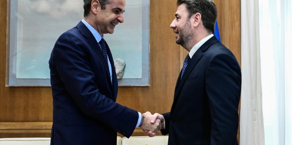 [373991] ΣΥΝΑΝΤΗΣΗ ΤΟΥ ΠΡΩΘΥΠΟΥΡΓΟΥ ΚΥΡΙΑΚΟΥ ΜΗΤΣΟΤΑΚΗ ΜΕ ΤΟΝ ΠΡΟΕΔΡΟ ΤΟΥ ΠΑΣΟΚ-ΚΙΝΗΜΑΤΟΣ ΑΛΛΑΓΗΣ ΝΙΚΟ ΑΝΔΡΟΥΛΑΚΗ (ΤΑΤΙΑΝΑ ΜΠΟΛΑΡΗ/EUROKINISSI)