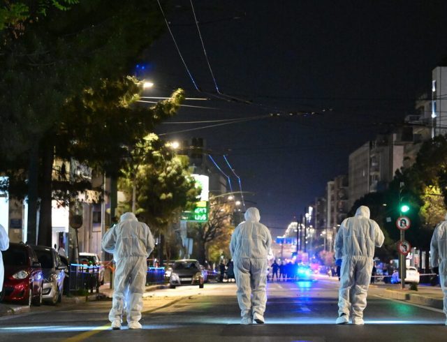 [377195] ΕΞΕΡΡΑΓΗ ΕΚΡΗΚΤΙΚΟΣ ΜΗΧΑΝΙΣΜΟΣ ΣΤΑ ΓΡΑΦΕΙΑ ΤΗΣ HELLENIC TRAIN ΣΤΗ Λ. ΣΥΓΓΡΟΥ  (ΤΑΤΙΑΝΑ ΜΠΟΛΑΡΗ/EUROKINISSI)