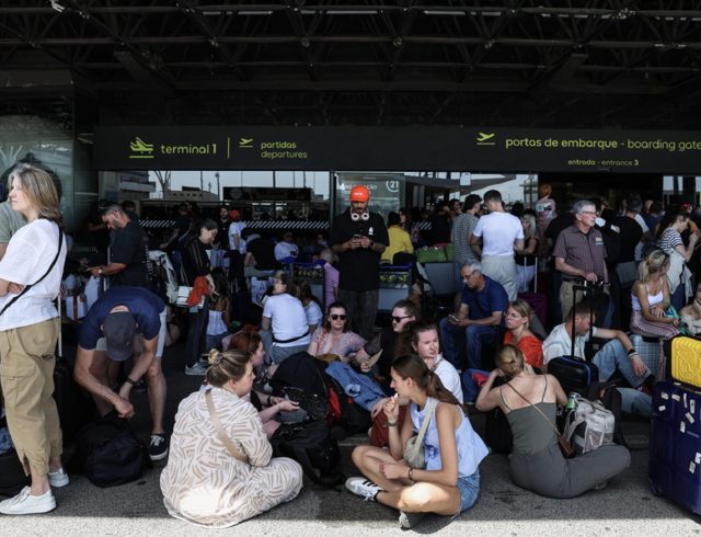 Portugal hit by massive blackout