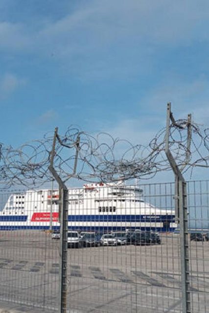 limani-patras-ploio-klaountia
