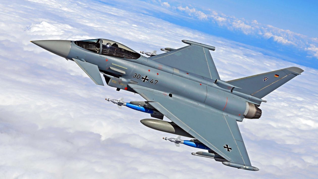 en-eurofighter-im-uebungsflug