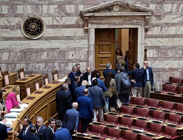vouli-opekepe